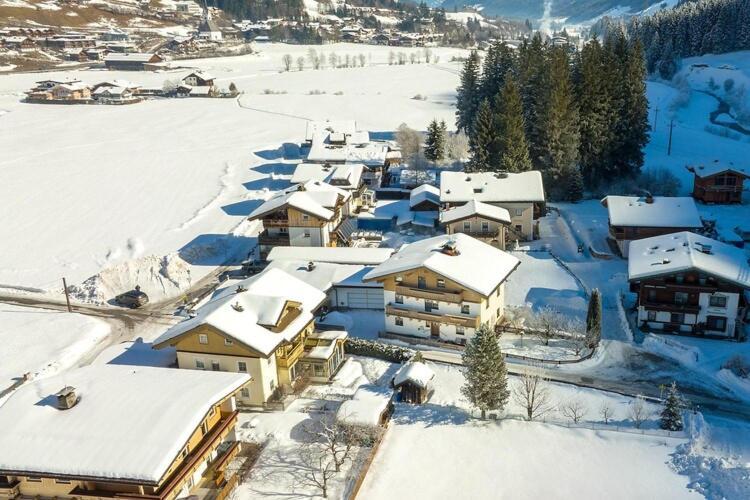 Apartment Johann In Wald Im Pinzgau With Balcony Bagian luar foto