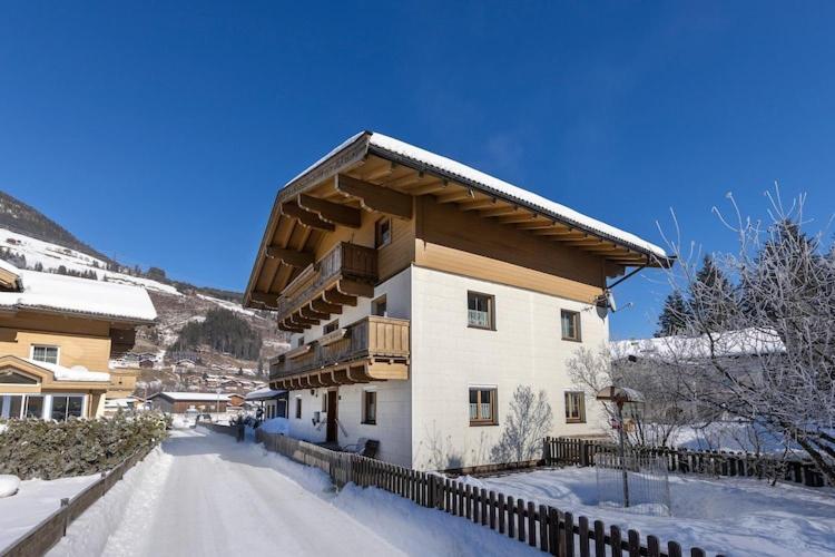 Apartment Johann In Wald Im Pinzgau With Balcony Bagian luar foto