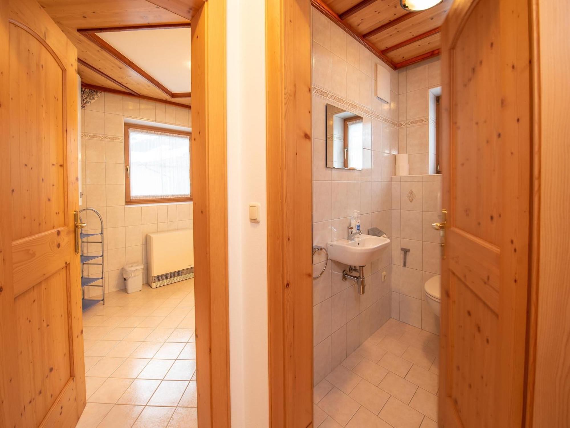Apartment Johann In Wald Im Pinzgau With Balcony Bagian luar foto