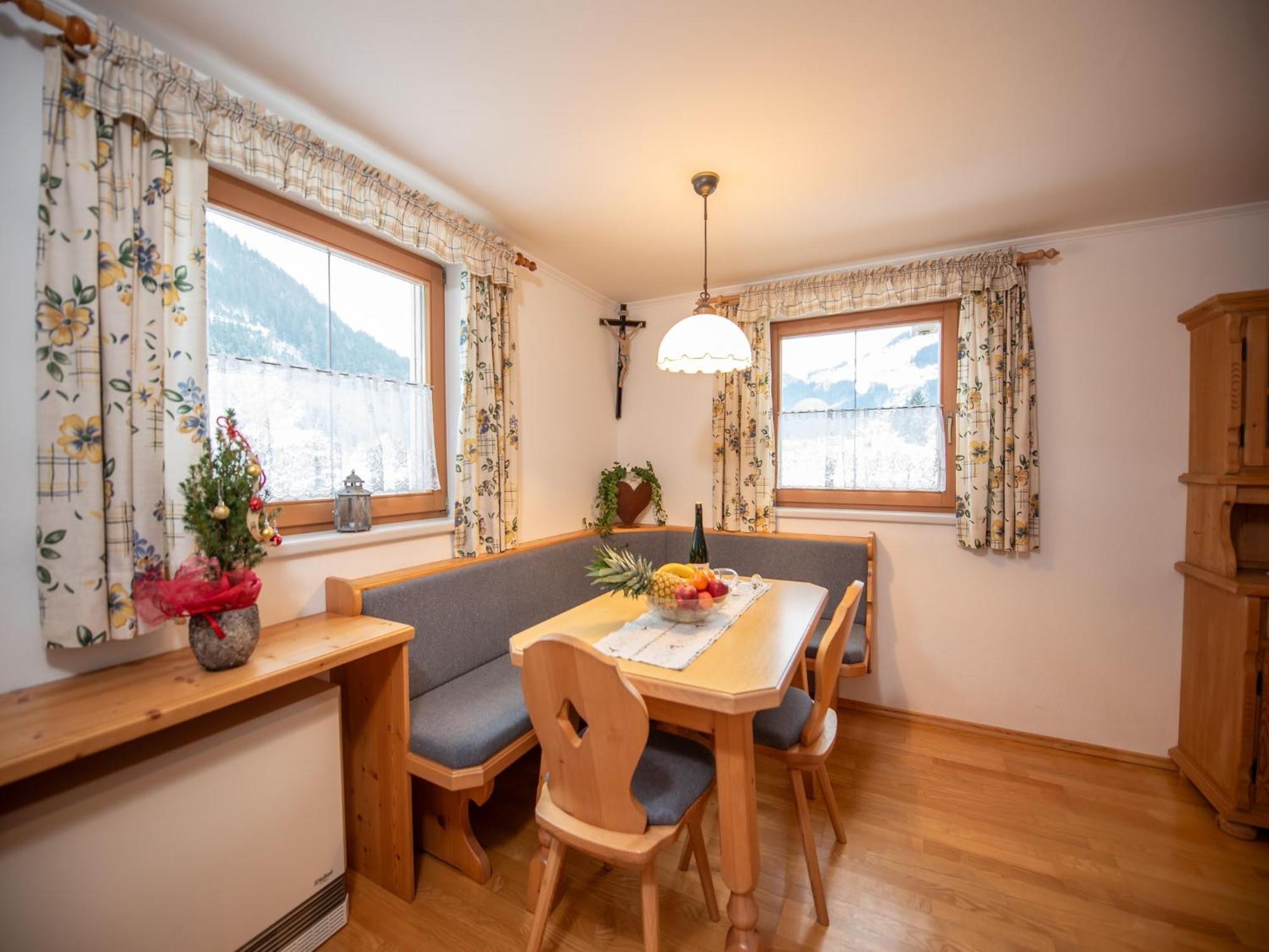 Apartment Johann In Wald Im Pinzgau With Balcony Bagian luar foto