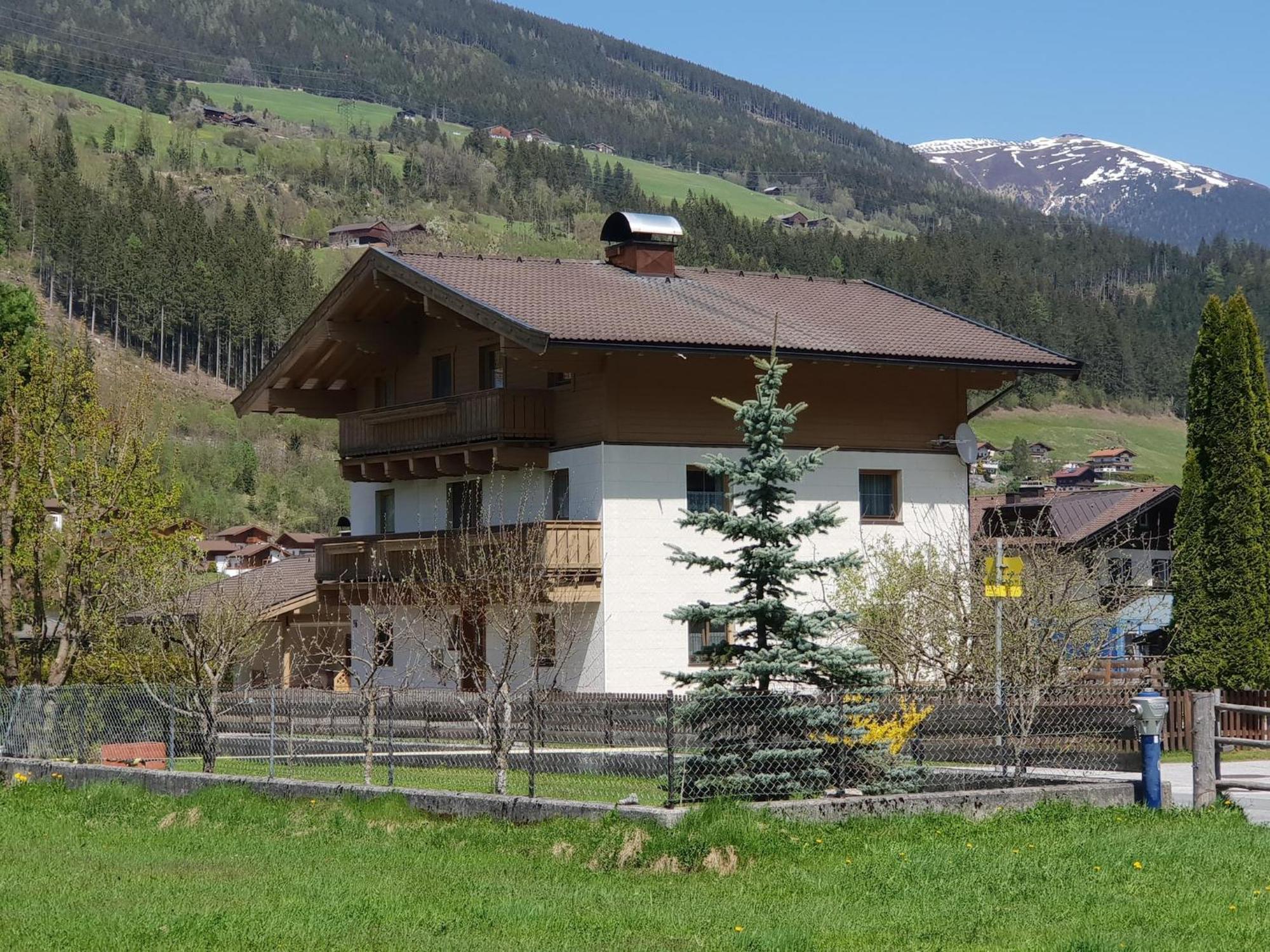 Apartment Johann In Wald Im Pinzgau With Balcony Bagian luar foto